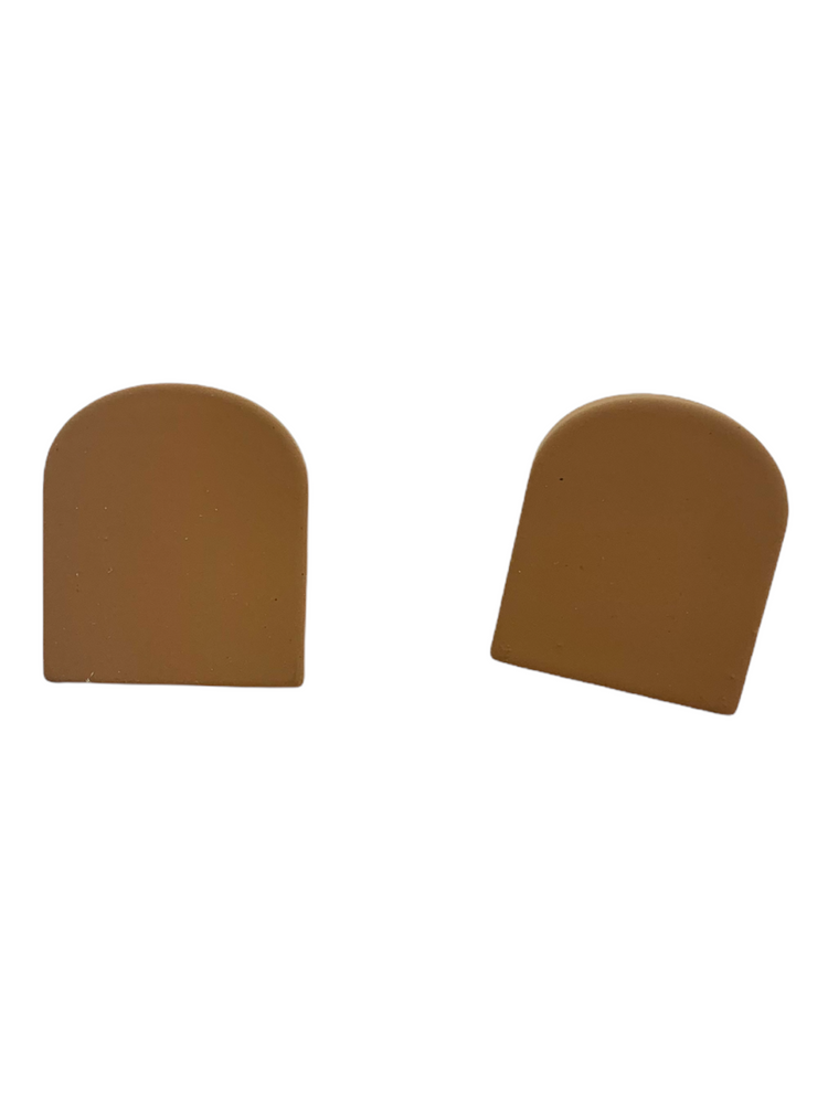 Camel clay stud earrings